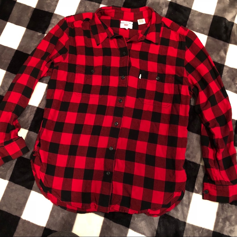 💥4 for $20💥Levi’s boyfriend fit button down